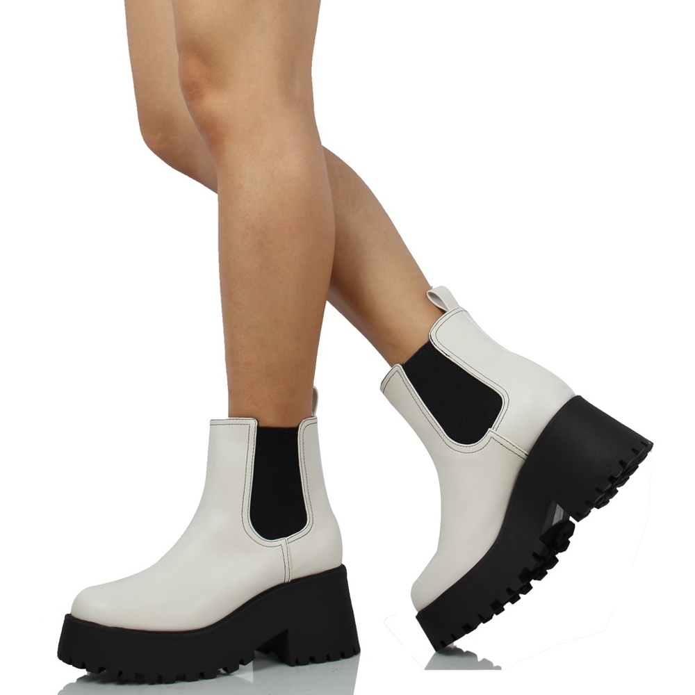 White Chelsea Pull On Chunky Platform Block Heel Ankle Bootie - Picture 4 of 4